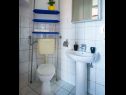 Apartmanok ZB A1(2+1), B2(2+1), C3(2+1) Maslinica - Solta sziget  - Apartman - A1(2+1): fürdőszoba toalettel