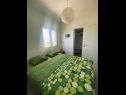Apartmanok Modesty - comfortable : A1(4) Necujam - Solta sziget  - Apartman - A1(4): hálószoba