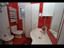 Apartmanok Ivica - parking: A1(4+2), A2(4+1) Kastel Gomilica - Riviera Split  - Apartman - A1(4+2): fürdőszoba toalettel