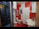 Apartmanok Ivica - parking: A1(4+2), A2(4+1) Kastel Gomilica - Riviera Split  - Apartman - A1(4+2): fürdőszoba toalettel