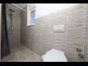 Apartmanok Niko - modern: SA1(2), A2(2+2), A3(2+2), A4(4+2) Kastel Luksic - Riviera Split  - Apartman - A4(4+2): fürdőszoba toalettel