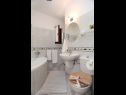 Apartmanok Lidia - barbecue: A1(2+2) Kastel Stari - Riviera Split  - Apartman - A1(2+2): fürdőszoba toalettel