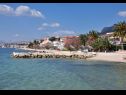 Házak a pihenésre Zeljka - 60 m from sea: H(6+2) Podstrana - Riviera Split  - Horvátország  - strand