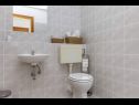 Apartmanok Jurmar - with terrace : A1(4+2)  Split - Riviera Split  - Apartman - A1(4+2) : fürdőszoba toalettel