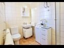 Apartmanok Sol - city centar: A1(2+2), SA2(3) Split - Riviera Split  - Apartman - A1(2+2): fürdőszoba toalettel