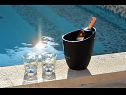 Apartmanok Zeljko - with pool : A1(6) Marina - Riviera Trogir  - részlet