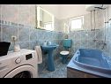 Apartmanok Zeljko - with pool : A1(6) Marina - Riviera Trogir  - Apartman - A1(6): fürdőszoba toalettel