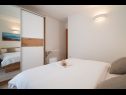 Apartmanok Lux 2 - heated pool: A2(4+2), A3(4+2) Marina - Riviera Trogir  - Apartman - A2(4+2): hálószoba