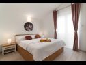 Apartmanok Lux 2 - heated pool: A2(4+2), A3(4+2) Marina - Riviera Trogir  - Apartman - A3(4+2): hálószoba