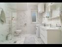 Apartmanok Lux 3 - heated pool: A5(4+2), A6(4+2) Marina - Riviera Trogir  - Apartman - A6(4+2): fürdőszoba toalettel