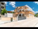 Apartmanok Lux 3 - heated pool: A5(4+2), A6(4+2) Marina - Riviera Trogir  - ház