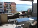Apartmanok Milka - 100m from the sea A1(4), A2(2+1) Seget Donji - Riviera Trogir  - közös terasz (ház és környéke)