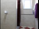 Apartmanok Milka - 100m from the sea A1(4), A2(2+1) Seget Donji - Riviera Trogir  - Apartman - A1(4): fürdőszoba toalettel