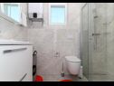 Apartmanok Iva - great view: A1(4) Seget Donji - Riviera Trogir  - Apartman - A1(4): fürdőszoba toalettel