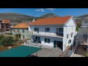 Apartmanok Kati - garden: A1(4), A2(2+1) Seget Donji - Riviera Trogir  - ház