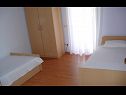Apartmanok Ante - 80 m from sea: A1(4), A2(2+1) Seget Vranjica - Riviera Trogir  - Apartman - A1(4): hálószoba