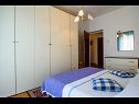 Apartmanok VV A1(2+1), A2(5), A3(7) Seget Vranjica - Riviera Trogir  - Apartman - A3(7): hálószoba
