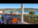 Házak a pihenésre Rosita - 50 m from sea: H(4) Sevid - Riviera Trogir  - Horvátország  - ház