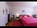 Apartmanok Stipe - 25m from the sea: A1(4+1) Sevid - Riviera Trogir  - Apartman - A1(4+1): hálószoba