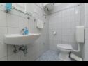 Apartmanok Mil - 80m from the sea A1(4+1), A2(2) Sevid - Riviera Trogir  - Apartman - A2(2): fürdőszoba toalettel