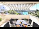 Apartmanok Garden - sea view: A1(4) Sevid - Riviera Trogir  - Apartman - A1(4): kilátás a tengerre
