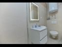 Apartmanok Vera - with nice view: A2-prvi kat (6), A1-prizemlje(4), A3-potkrovlje(6) Trogir - Riviera Trogir  - Apartman - A1-prizemlje(4): fürdőszoba toalettel