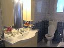 Apartmanok Ivy - spacious with free parking: A1(4) Trogir - Riviera Trogir  - Apartman - A1(4): fürdőszoba toalettel