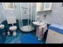 Apartmanok Iva - 150m from the beach: A1(4), A3(3), SA2(2) Trogir - Riviera Trogir  - Apartman - A1(4): fürdőszoba toalettel