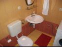 Apartmanok és szobák Jare - in old town R1 zelena(2), A2 gornji (2+2) Trogir - Riviera Trogir  - fürdőszoba toalettel