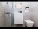 Apartmanok Tom - panoramic sea view: A1(6) Trogir - Riviera Trogir  - Apartman - A1(6): fürdőszoba toalettel