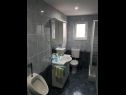 Apartmanok Tomi - with beautiful view: A1(4+1) Trogir - Riviera Trogir  - Apartman - A1(4+1): fürdőszoba toalettel