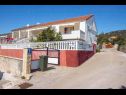 Apartmanok Mari - barbecue: A1Lile (4), A2Lile (2+2) Vinisce - Riviera Trogir  - ház