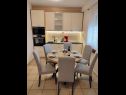 Apartmanok Slaven - 50 m from beach: A1(4+2), A2(2+1), A3(4+1) Vinisce - Riviera Trogir  - Apartman - A1(4+2): konyha ebédlővel