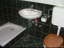 Apartmanok Tonka - 10 m from beach A1(2), A2(2+2), A3(3), A4(2), A5(2+2), A6(3) Vinisce - Riviera Trogir  - Apartmanstudió - A1(2): fürdőszoba toalettel