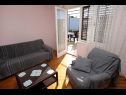 Apartmanok Marin - comfortable apartment near sea: A1(5+2) Vinisce - Riviera Trogir  - Apartman - A1(5+2): nappali