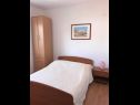 Apartmanok Deni - 30 m from sea: A2(4+1), A3(4+2) Vinisce - Riviera Trogir  - Apartman - A3(4+2): hálószoba