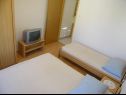 Apartmanok Fran - 30 m from sea : A1-veliki(5), A2-mali(3) Vinisce - Riviera Trogir  - Apartman - A1-veliki(5): hálószoba