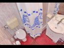 Apartmanok Remi - 300 m from sea: A1(4+2), A2(2+2), A3(2+2) Nin - Riviera Zadar  - Apartman - A3(2+2): fürdőszoba toalettel
