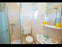 Apartmanok Teo - 8m from the sea & parking: A1 žuti(4), A2 bijeli(4), A3 novi(4) Privlaka - Riviera Zadar  - Apartman - A1 žuti(4): fürdőszoba toalettel