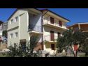 Apartmanok Sunny  - sea side terrace & parking: A1(4+1), A2(6+1) Starigrad-Paklenica - Riviera Zadar  - ház