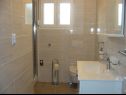 Apartmanok Let - 5 m from sea : A1(4), A4(4) Sukosan - Riviera Zadar  - Apartman - A4(4): fürdőszoba toalettel