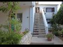Apartmanok Vinko - big terrace and grill A5(2+1), SA6(2)Crveni, SA7(2)Plavi Vir - Riviera Zadar  - ház
