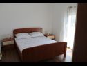 Apartmanok Snjeza - 80 m from beach: A1 Studio (4), A2 Apartman (2+2) Vir - Riviera Zadar  - Apartman - A1 Studio (4): hálószoba