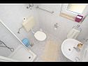 Apartmanok Mladen - family friendly & amazing location: A1(5), A2(2), A3(3+1) Vrsi - Riviera Zadar  - Apartman - A3(3+1): fürdőszoba toalettel