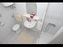 Apartmanok Mladen - family friendly & amazing location: A1(5), A2(2), A3(3+1) Vrsi - Riviera Zadar  - Apartman - A1(5): fürdőszoba toalettel