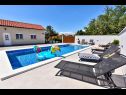 Apartmanok Gordana Mar - with pool : A1(2+2), A2H(4+2) Vrsi - Riviera Zadar  - medence