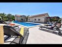 Apartmanok Gordana Mar - with pool : A1(2+2), A2H(4+2) Vrsi - Riviera Zadar  - Apartman - A1(2+2): közös terasz