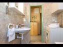 Apartmanok Suza - relaxing & beautiful: A1(2+2), A2(4+2) Zadar - Riviera Zadar  - Apartman - A2(4+2): fürdőszoba toalettel