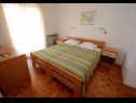Apartmanok Ankica - 150 m from beach: A1(2+2), A2(5), A3(4+1), A4(2+2) Zadar - Riviera Zadar  - Apartman - A4(2+2): hálószoba