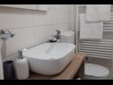Apartmanok Inga A1(4+1) Zadar - Riviera Zadar  - Apartman - A1(4+1): fürdőszoba toalettel